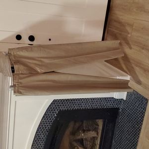 Dockers Classic Fit Khakis 32×34